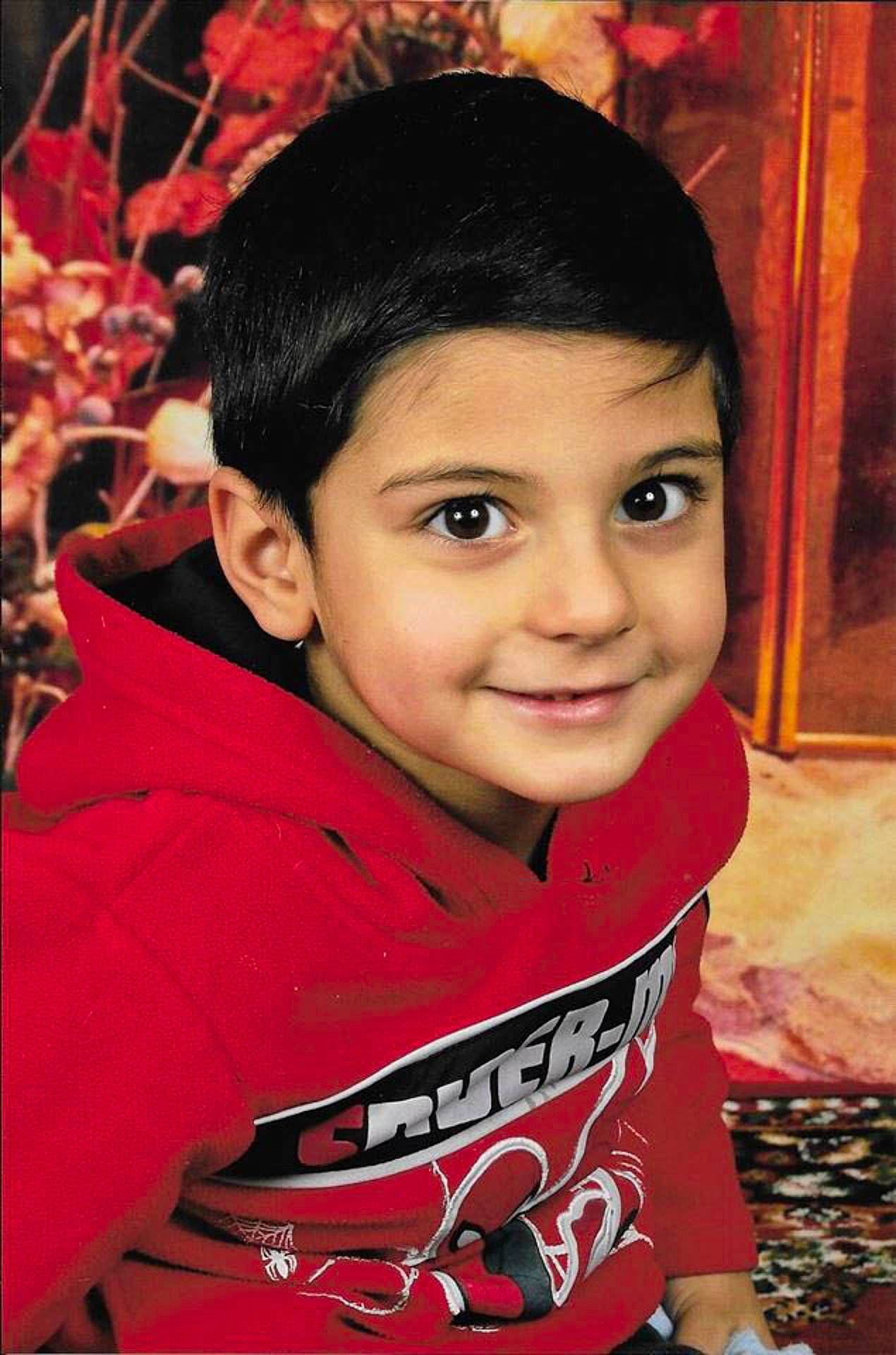 Aman is registered to the contest to win money with this photo: beauty, facial_expression, girl, hair, hairstyle, image, joy, lady, model, person, photo_shoot, photograph, photography, portrait, red, smile, woman