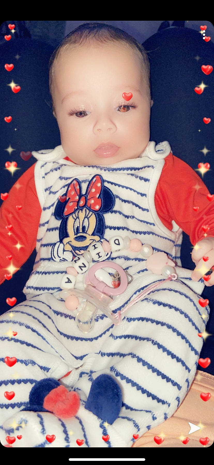 Dina a rejoint le concours — aidez-le/la à gagner de superbes lots ! baby, baby_toddler_clothing, cheek, child, person, product, red, sleeve, toddler