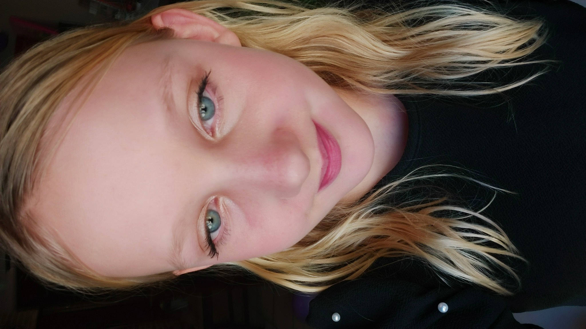 Tatiana a rejoint le concours — aidez-le/la à gagner de superbes lots ! cheek, chin, cool, ear, eyebrow, eyelash, facial_expression, flash_photography, forehead, happy, iris, jaw, joy, layered_hair, lip, long_hair, mouth, neck, nose, person