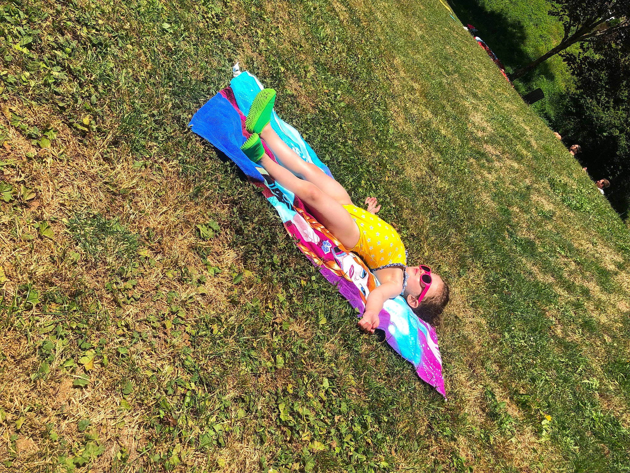 Neyla participe au concours pour gagner de l'argent avec cette photo : fun, grass, leisure, person, plant, play, recreation