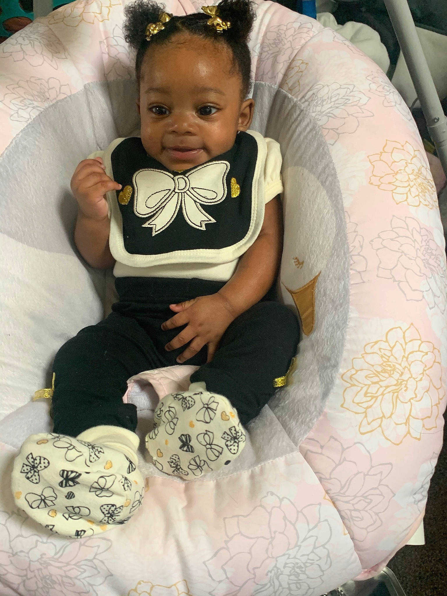 Karlie is registered to the contest to win money with this photo: baby, car_seat, child, hair_accessory, person, toddler