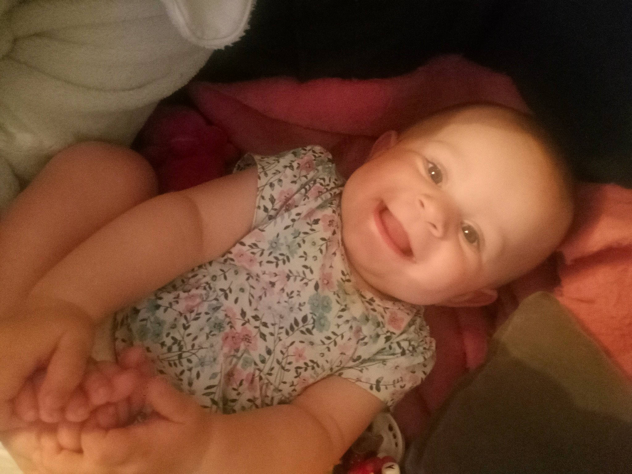 Maddy a rejoint le concours — aidez-le/la à gagner de superbes lots ! arm, cheek, chin, comfort, eye, facial_expression, gesture, hair, hand, head, human_body, iris, leg, lip, mouth, muscle, nose, organ, person, skin