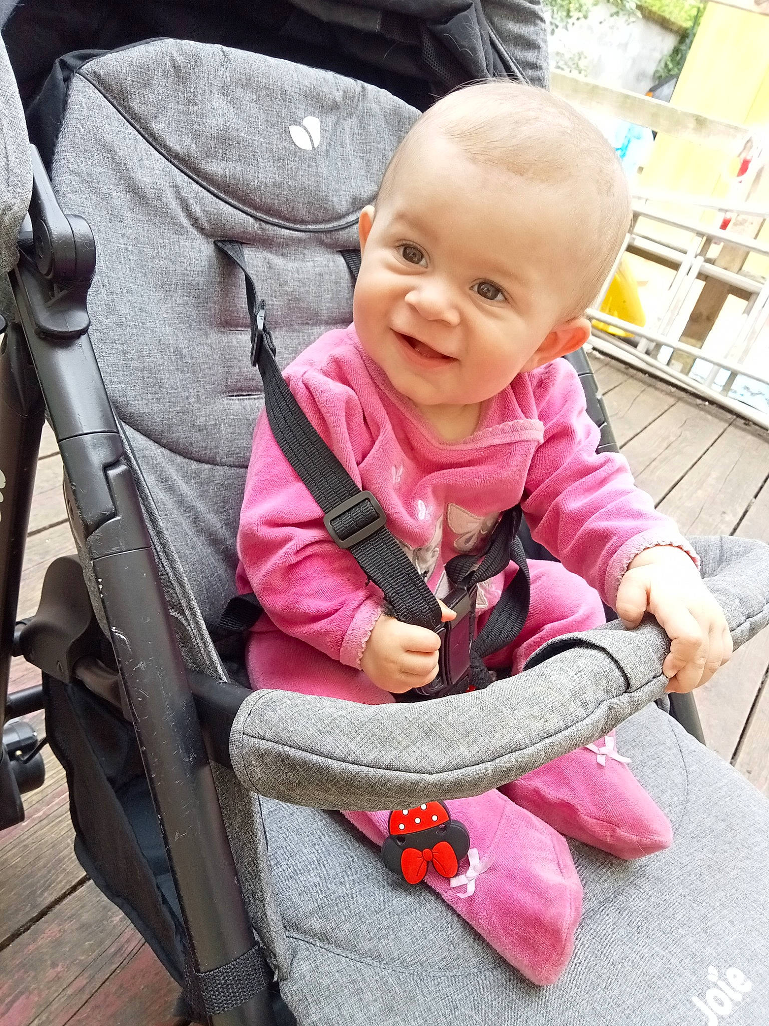 Maddy participe au concours pour gagner de l'argent avec cette photo : auto_part, baby, baby_carriage, baby_products, baby_safety, baby_toddler_clothing, car_seat, chair, cheek, child, comfort, fun, joy, leisure, magenta, person, product, shelf, sitting, smile