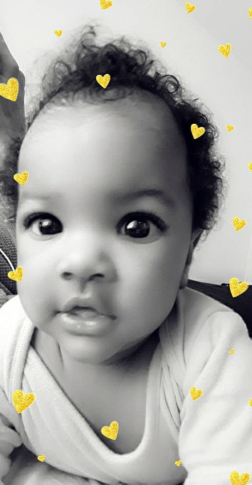 Miracle a rejoint le concours — aidez-le/la à gagner de superbes lots ! black, cheek, chin, ear, eyebrow, eyelash, flash_photography, forehead, hairstyle, happy, human, iris, lip, nose, organ, person, photograph, smile, style, white