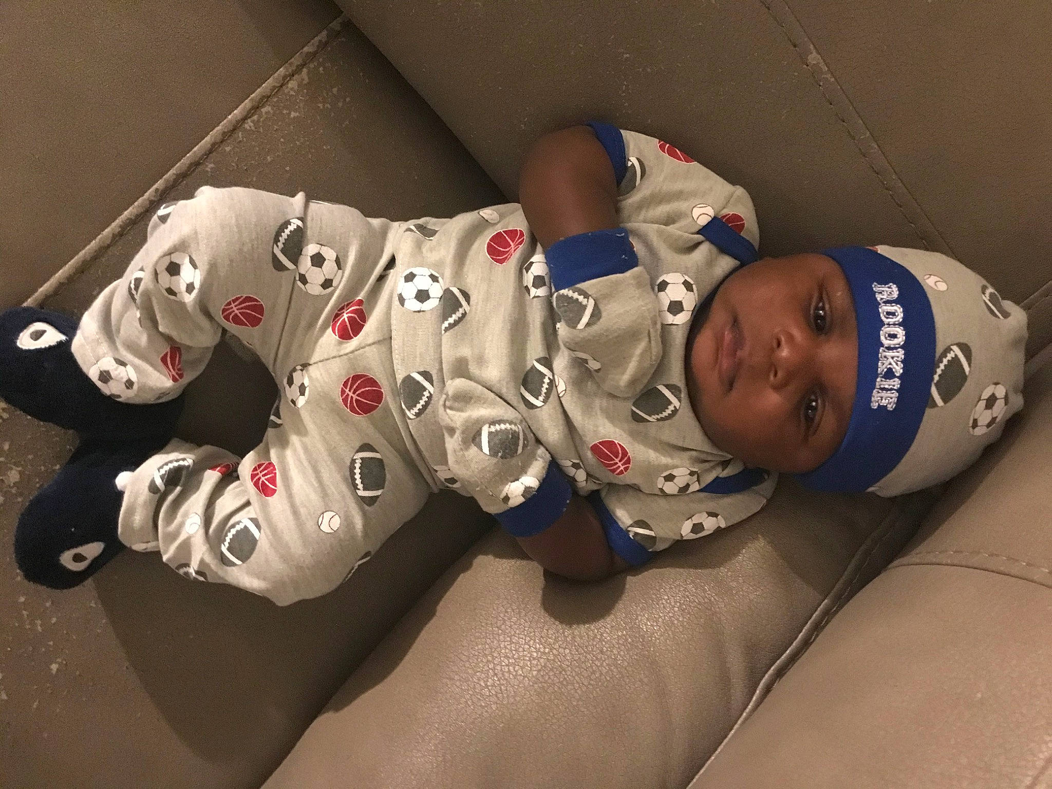 Donnie is registered to the contest to win money with this photo: arm, child, headwear, joint, leg, person