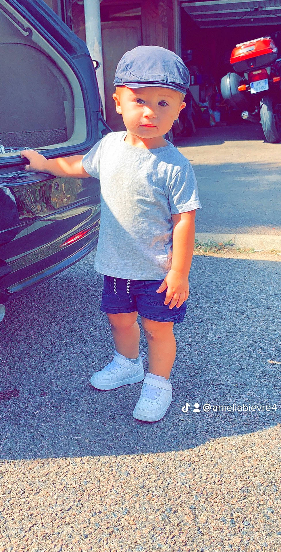 Kaydon participe au concours pour gagner de l'argent avec cette photo : automotive_design, automotive_exterior, automotive_lighting, baseball_cap, blue, cap, cool, electric_blue, flash_photography, hairstyle, happy, hat, headwear, person, shoe, shorts, sneakers, sock, sportswear, thigh