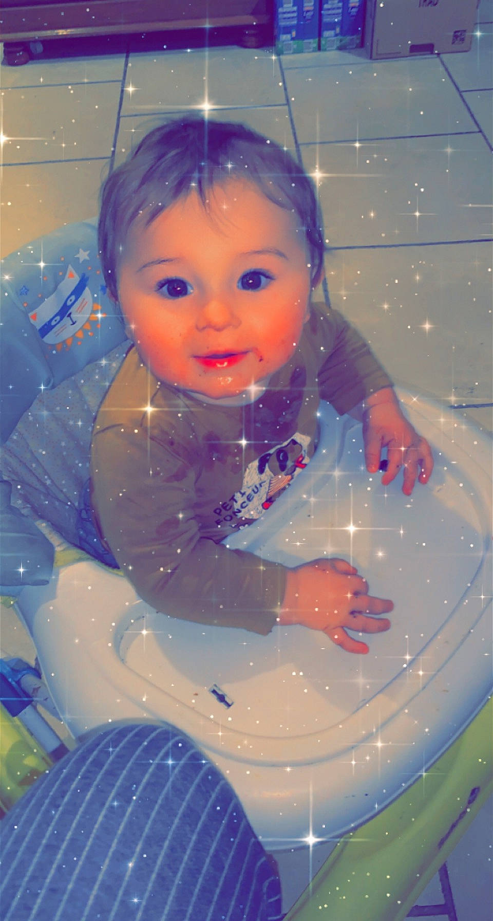 Kaydon a rejoint le concours — aidez-le/la à gagner de superbes lots ! bathing, cheek, child, circle, electric_blue, facial_expression, fluid, fun, hairstyle, human_body, leisure, person, pink, plastic, product, purple, riding_toy, space, thigh, toddler