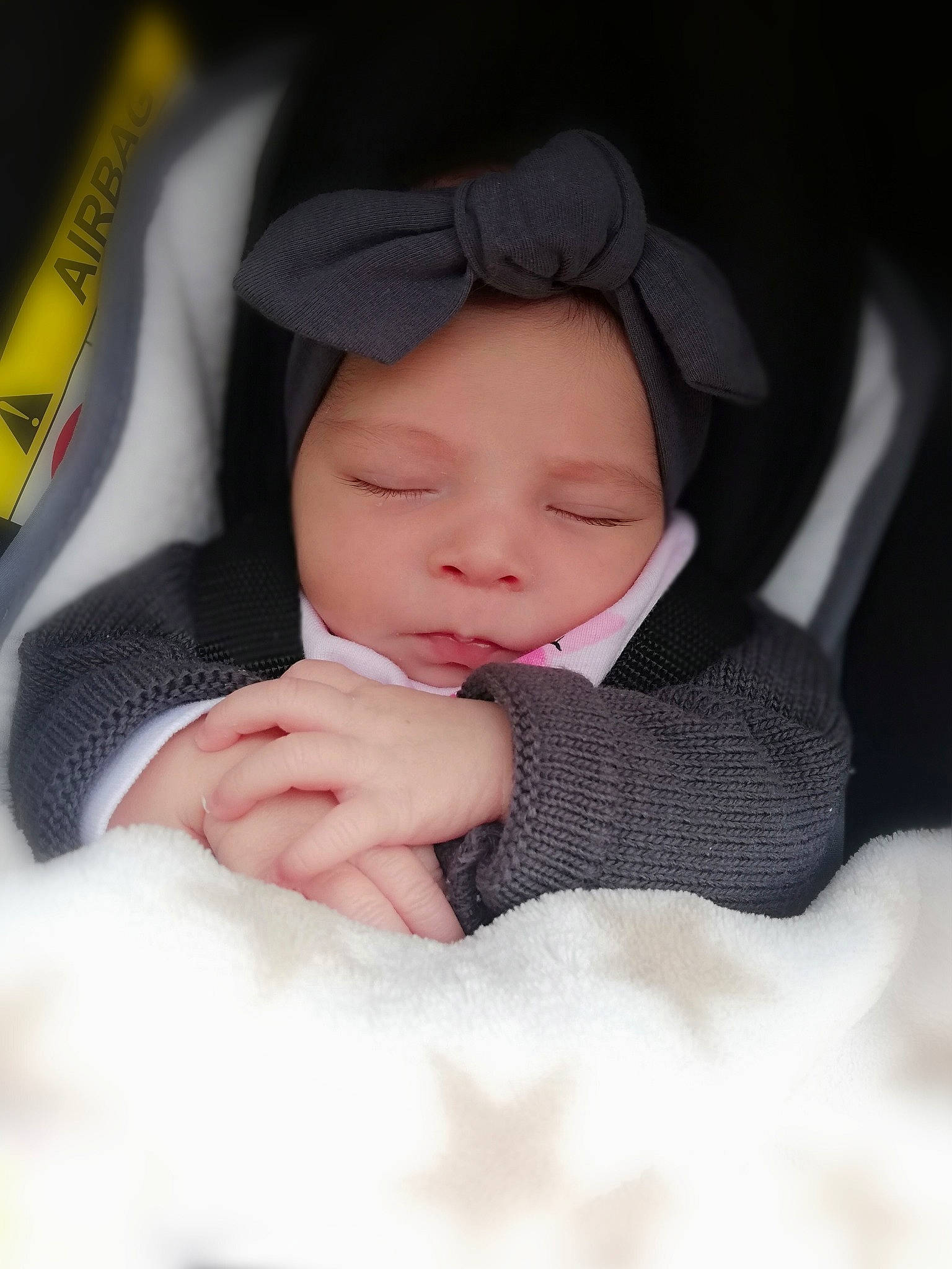 Lahna a rejoint le concours — aidez-le/la à gagner de superbes lots ! baby, baby_products, baby_sleeping, beauty, cheek, child, eye, finger, hand, head, mouth, nap, nose, person, photograph, photography, portrait_photography, product, skin, sleep