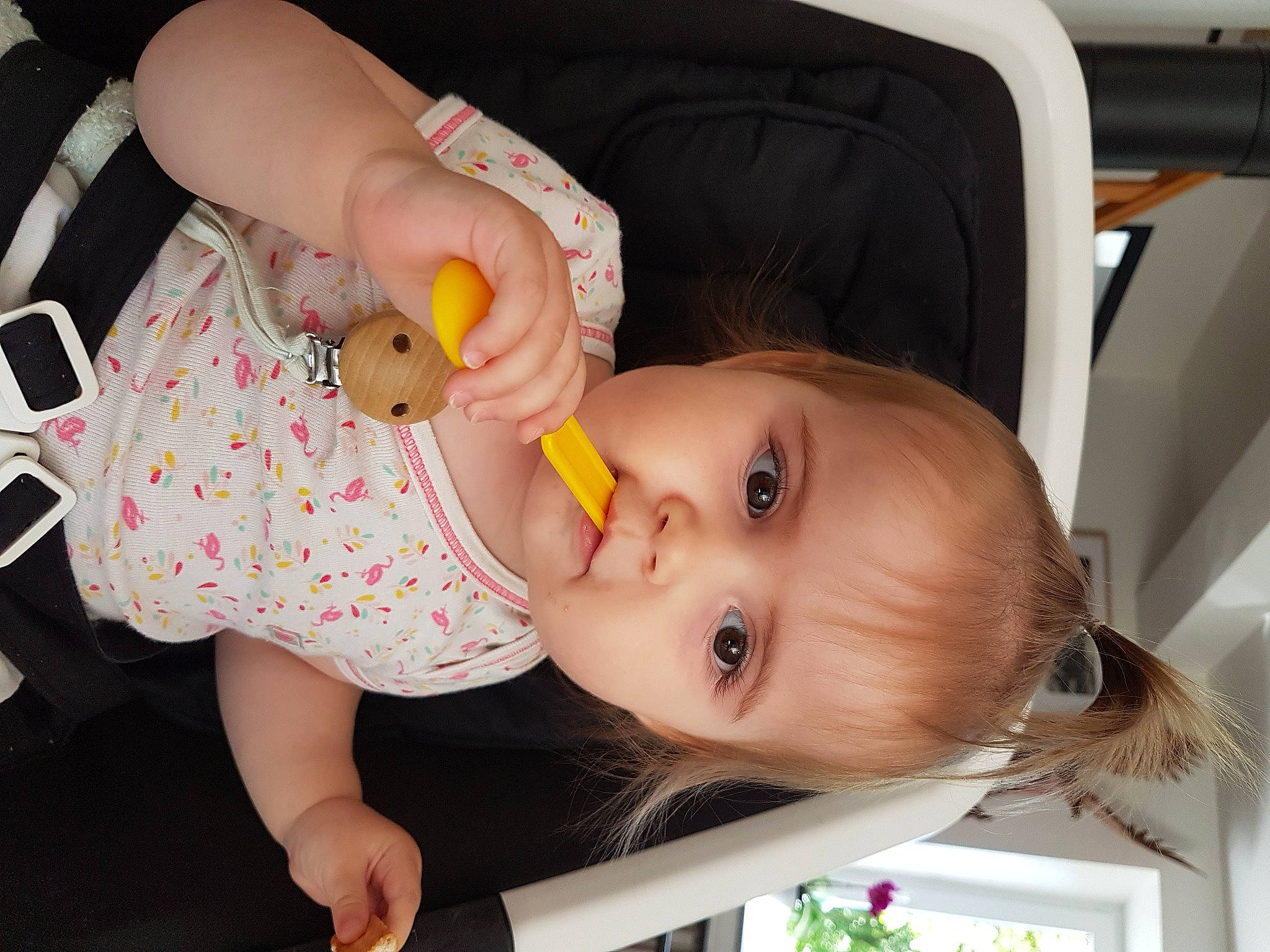 Gretel a rejoint le concours — aidez-le/la à gagner de superbes lots ! baby, baby_products, chair, cheek, child, ear, eye, eyelash, finger, fun, hand, happy, iris, lip, mouth, nail, nose, person, skin, toddler