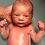 Soan a rejoint le concours — aidez-le/la à gagner de superbes lots ! newborn, baby, infant, bath, water, hand, skin, face, fist, support, parent, wet, closeup, expression, human, child, cute, small, fresh, tub