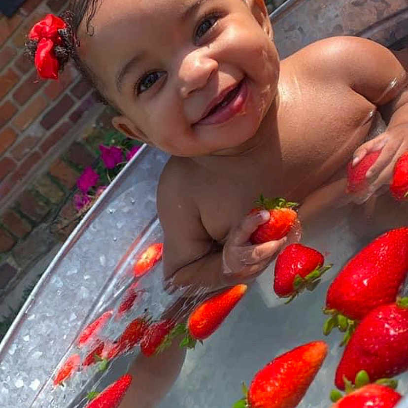 Kelondon joined the competition — help win amazing prizes! baby, babylaughing, bathing, bathtub, face, happy, head, person, photography, plant, pool, portrait, pottedplant, sitting, smile, summer, tub, water