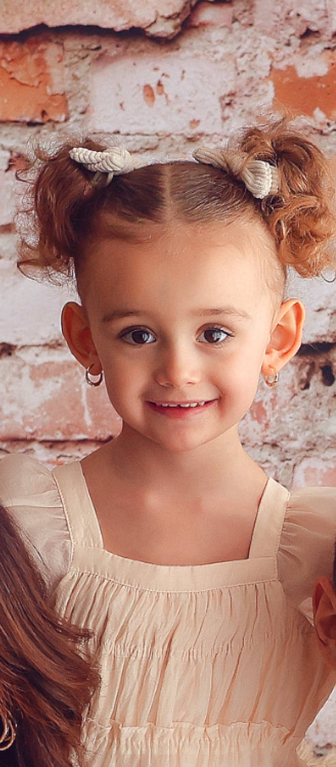 Jade participe au concours pour gagner de l'argent avec cette photo : cheek, chin, ear, eyebrow, eyelash, fashion, flash_photography, forehead, hair, hairstyle, happy, head, human, iris, joy, lip, neck, organ, person, skin