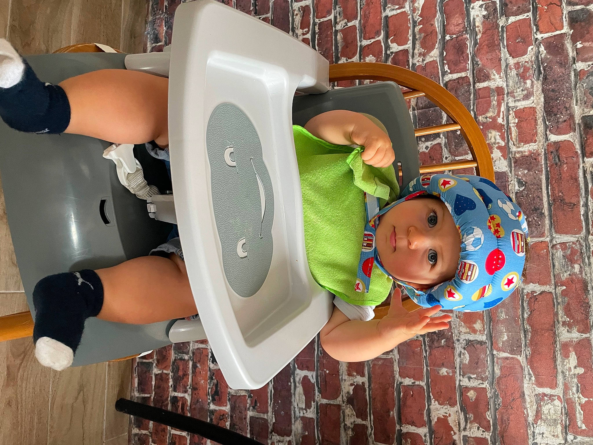 Sasha participe au concours pour gagner de l'argent avec cette photo : arm, audio_equipment, baby, baby_products, baby_toddler_clothing, brick, child, comfort, fashion_accessory, fun, gadget, happy, headgear, headwear, human_leg, leisure, person, personal_protective_equipment, photograph, snapshot