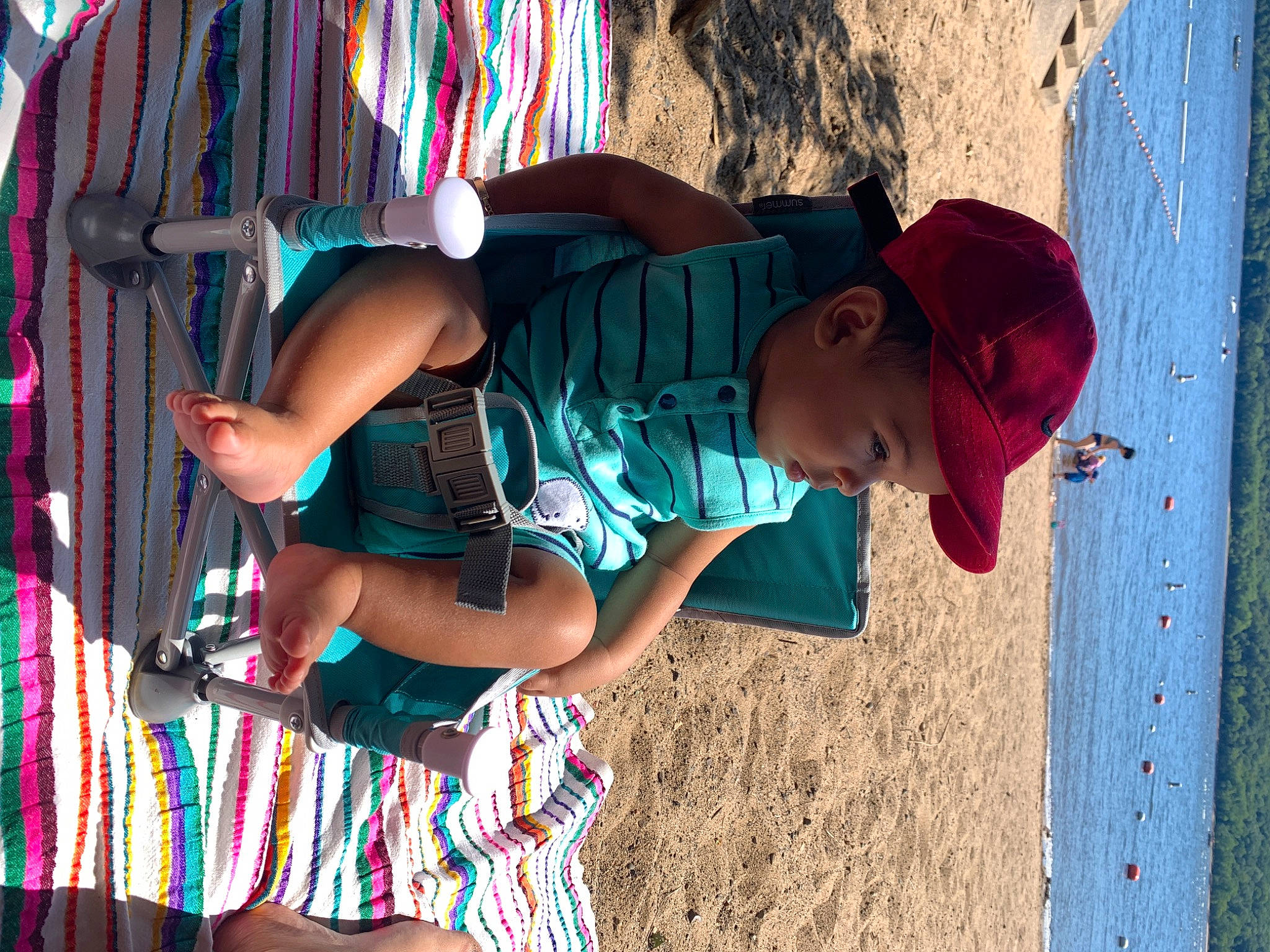 Romeo is registered to the contest to win money with this photo: azure, black, cool, eyewear, fashion, fun, hat, headgear, human_body, leisure, person, photograph, public_space, red, shorts, sun_hat, sunglasses, t_shirt, textile, travel