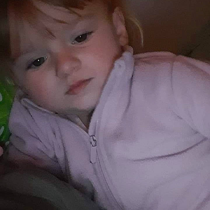 Maëlia participe au concours pour gagner de l'argent avec cette photo : baby, cheek, child_model, eyebrow, forehead, hood, hoodie, iris, jaw, lip, person, portrait, portrait_photography, skin