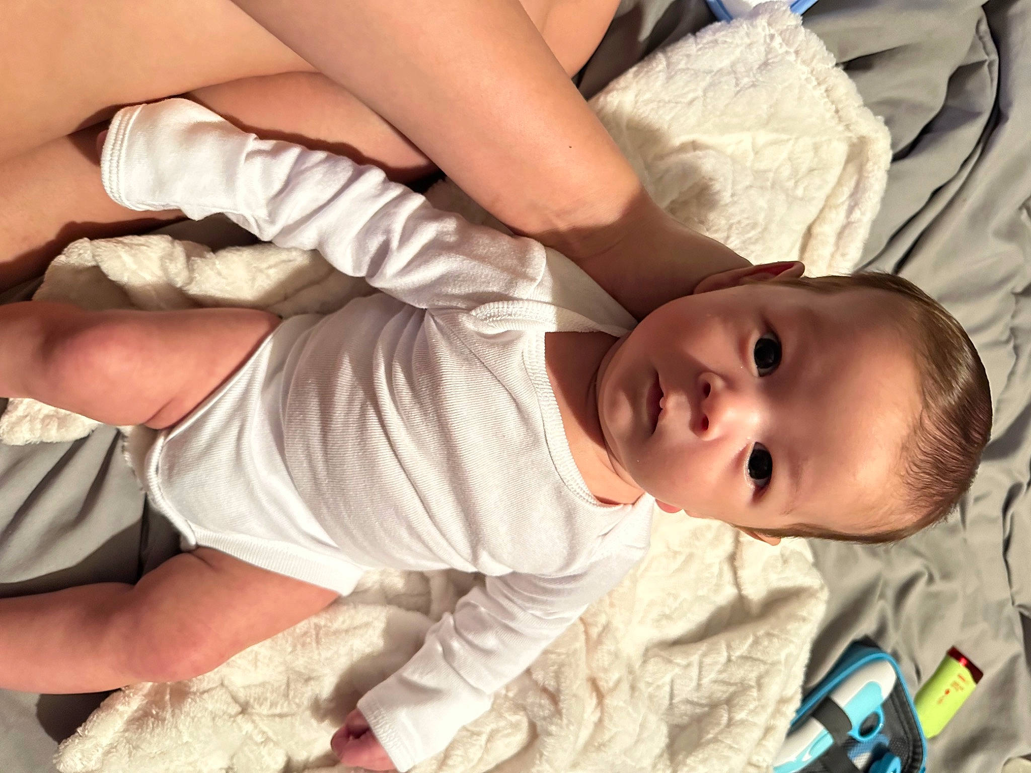 Luka is registered to the contest to win money with this photo: baby, cheek, comfort, elbow, eye, facial_expression, finger, gesture, hair, hairstyle, hand, head, human_body, joint, mouth, nose, person, skin, thigh, toddler