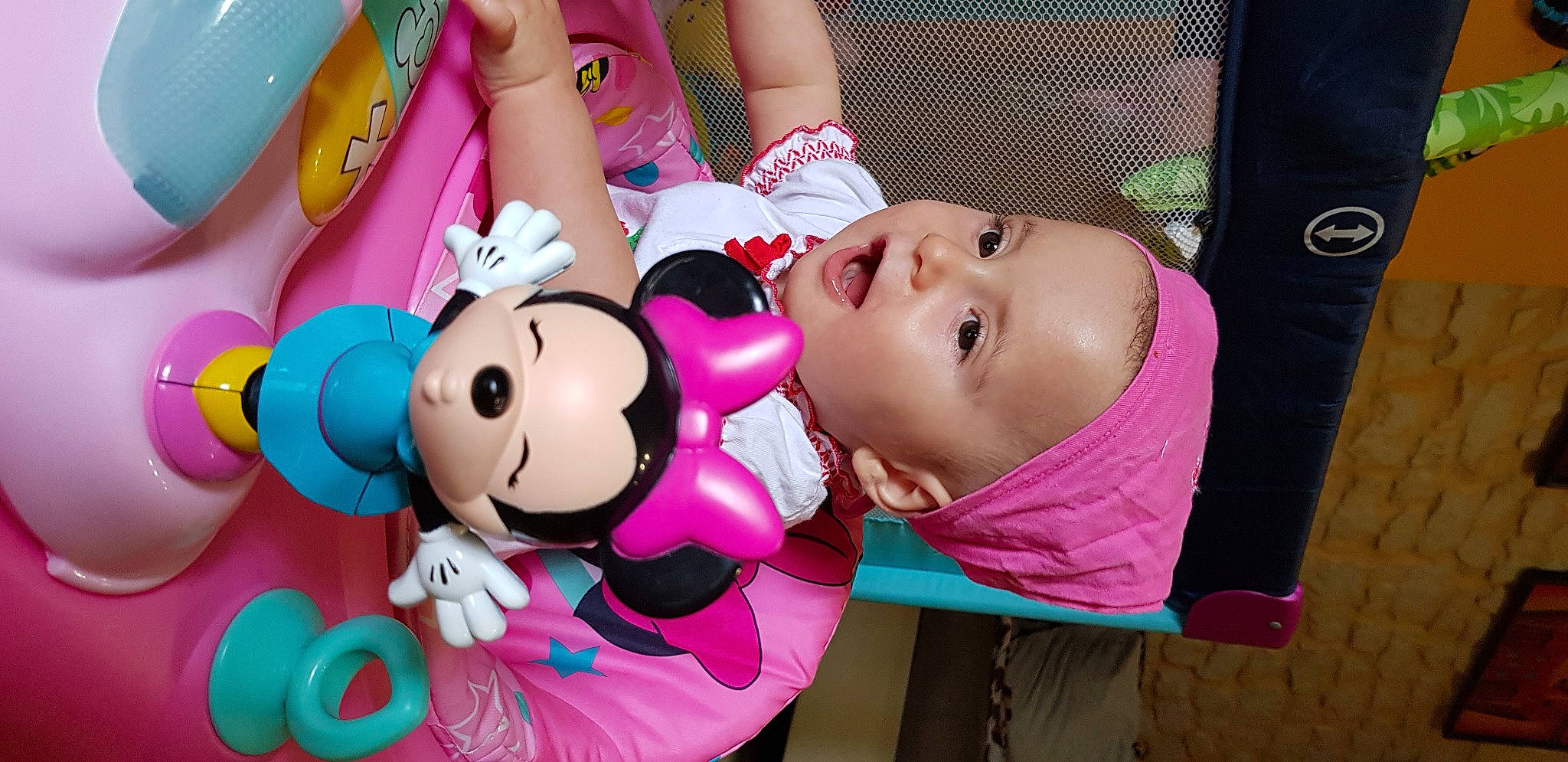 Alyta participe au concours pour gagner de l'argent avec cette photo : child, fun, happy, person, pink, plush, stuffed_toy, toddler, toy