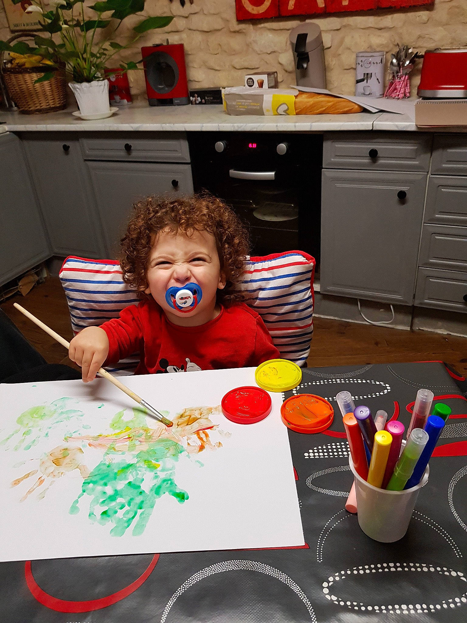 Darryl participe au concours pour gagner de l'argent avec cette photo : art, child, person, play, toddler