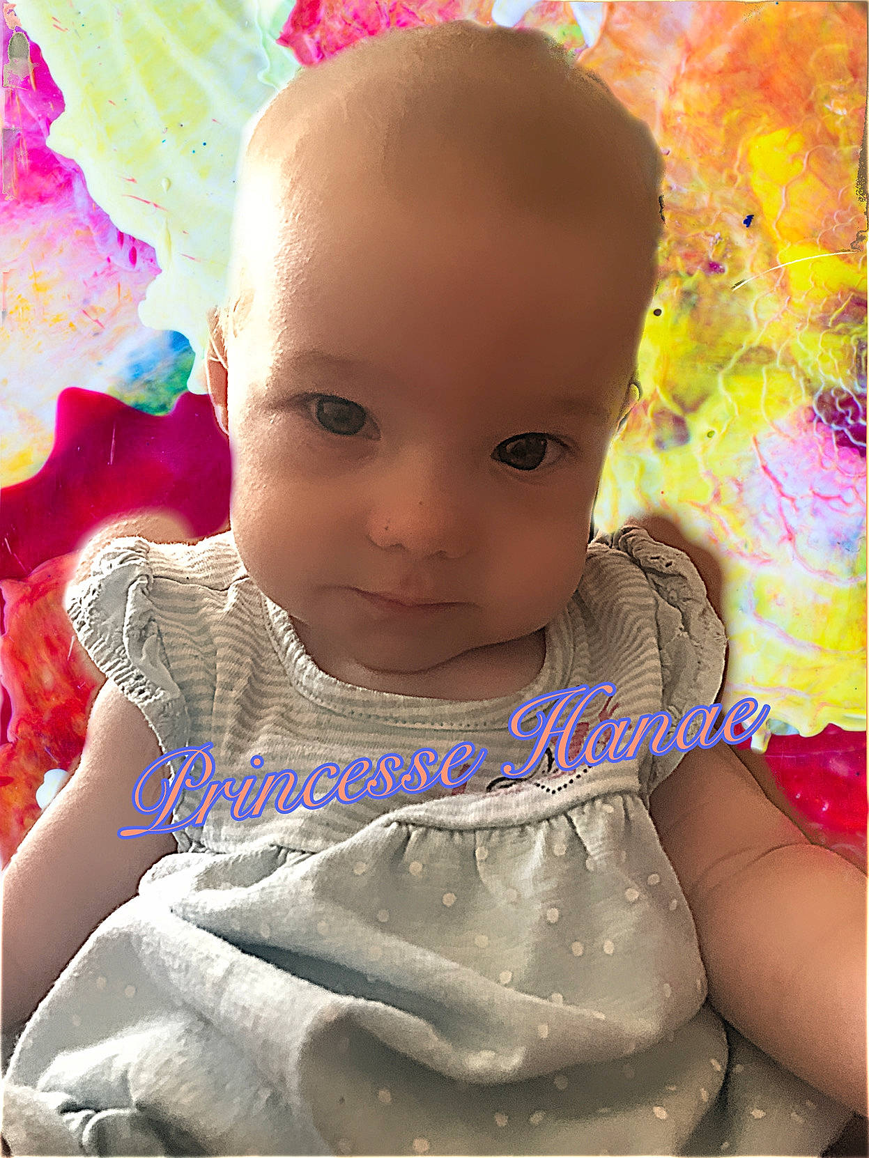 Hanaé a rejoint le concours — aidez-le/la à gagner de superbes lots ! adaptation, baby, baby_toddler_clothing, cheek, child, facial_expression, fun, happy, human, iris, lip, magenta, person, pink, purple, skin, sleeve, snapshot, t_shirt, textile