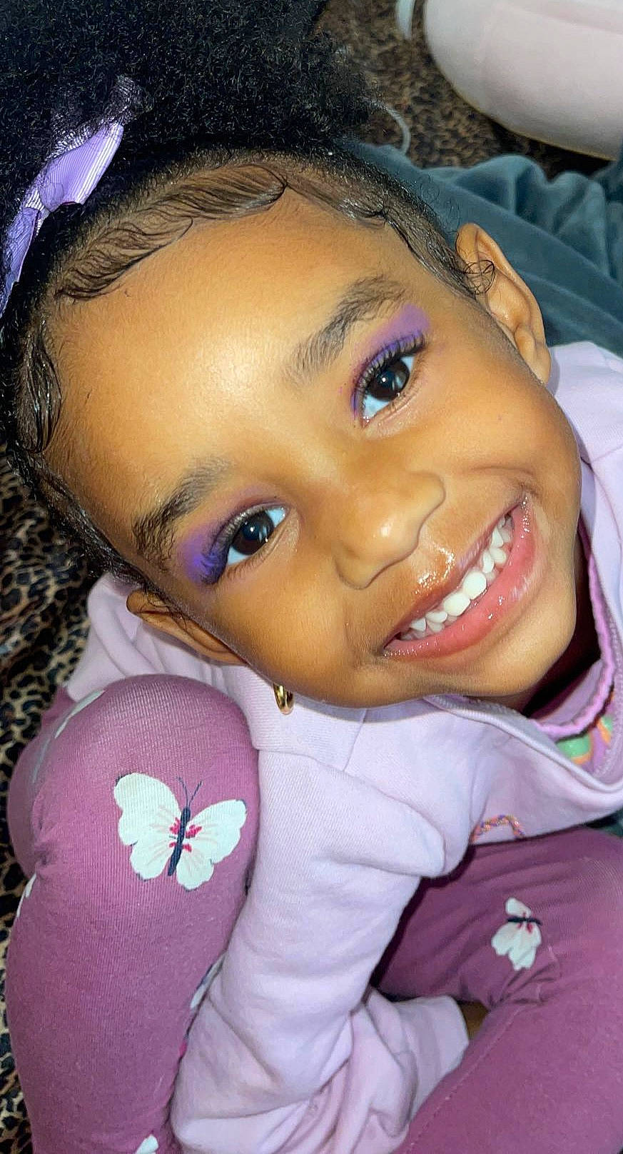 Solar is registered to the contest to win money with this photo: cheek, chin, eye, eyebrow, eyelash, face, facial_expression, forehead, hair, hairstyle, head, human_body, joy, lip, mouth, nose, organ, person, purple, skin