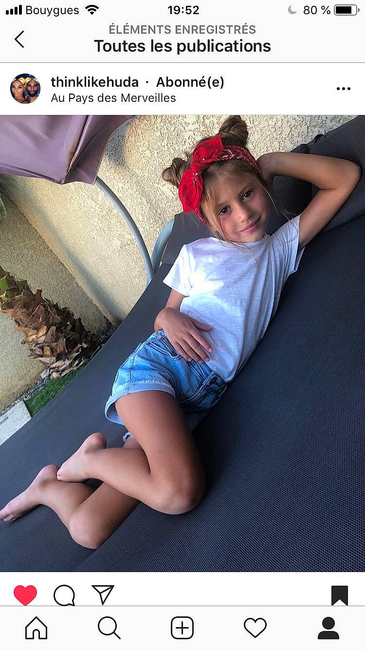 Maïssane participe au concours pour gagner de l'argent avec cette photo : comfort, furniture, joy, leg, leisure, person, photo_caption, sitting, thigh