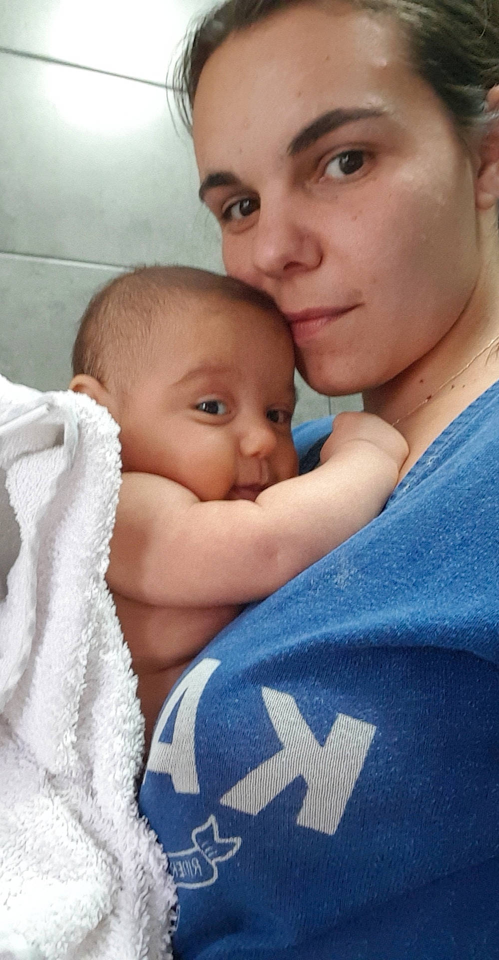 Warren participe au concours pour gagner de l'argent avec cette photo : baby, cheek, chin, comfort, eye, eyebrow, face, facial_expression, forehead, gesture, hairstyle, happy, iris, lip, muscle, nose, organ, people, person, skin