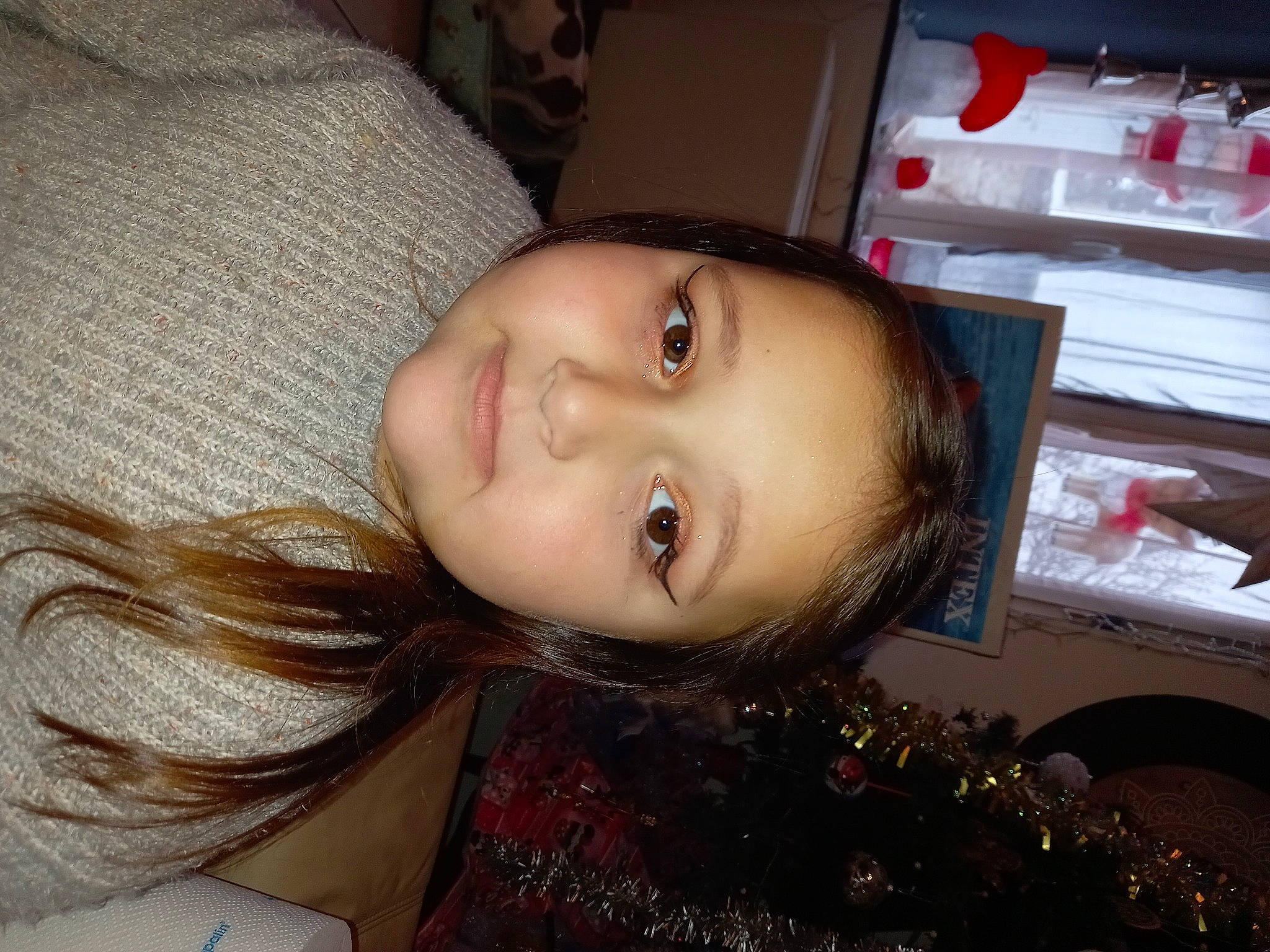 Fibie a rejoint le concours — aidez-le/la à gagner de superbes lots ! black_hair, brown, cheek, chin, ear, eyebrow, eyelash, forehead, happy, iris, jaw, joy, lip, lipstick, mouth, nose, person, skin, smile, throat