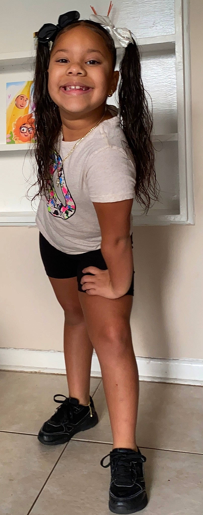 Shagnely Ramos is registered to the contest to win money with this photo: abdomen, black_hair, chest, elbow, eyelash, hair, joint, joy, knee, leg, neck, person, shorts, shoulder, sleeve, sportswear, street_fashion, t_shirt, thigh, trunk