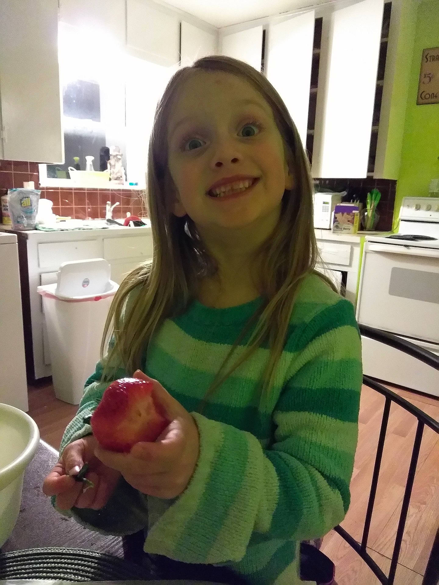 Krystal is registered to the contest to win money with this photo: day, eating, food, hand, human_action, joy, person, sense