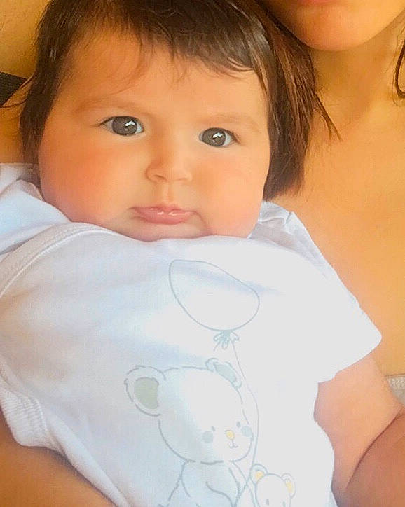 Liana participe au concours pour gagner de l'argent avec cette photo : baby, beauty, brown_hair, cheek, chest, child, chin, eye, face, head, lip, mouth, neck, nose, person, skin, toddler