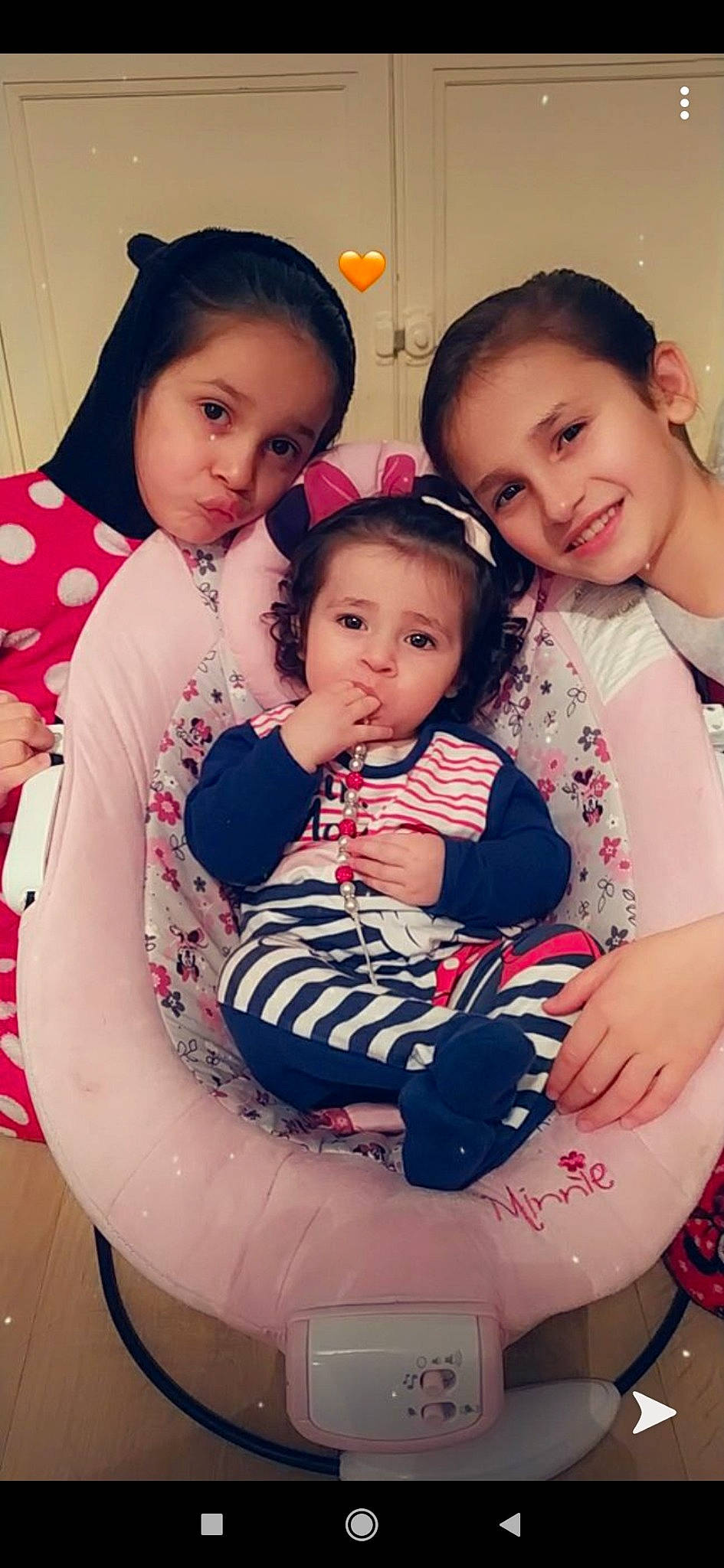 Cataleya a rejoint le concours — aidez-le/la à gagner de superbes lots ! baby, cheek, child, family, fun, happy, iris, joy, people, person, pink, product, sibling, sitting, skin, smile, snapshot, toddler