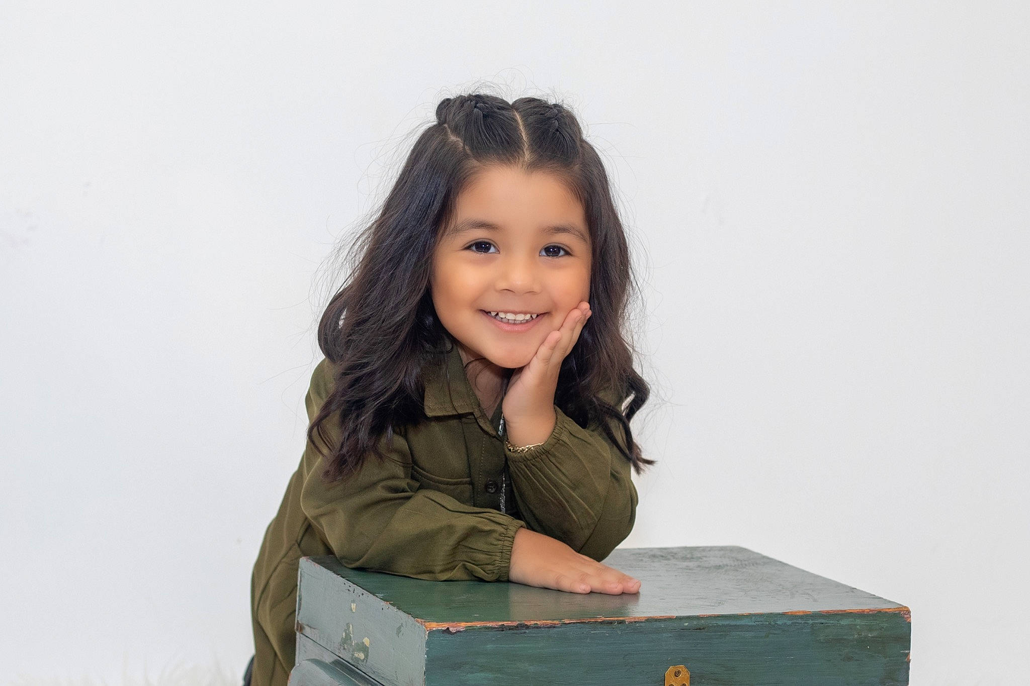 Luciana joined the competition — help win amazing prizes! box, cardboard, child, elbow, face, flash_photography, gesture, goggles, hair, happy, human_body, job, joy, laugh, layered_hair, person, sitting, sleeve, smile, sunglasses