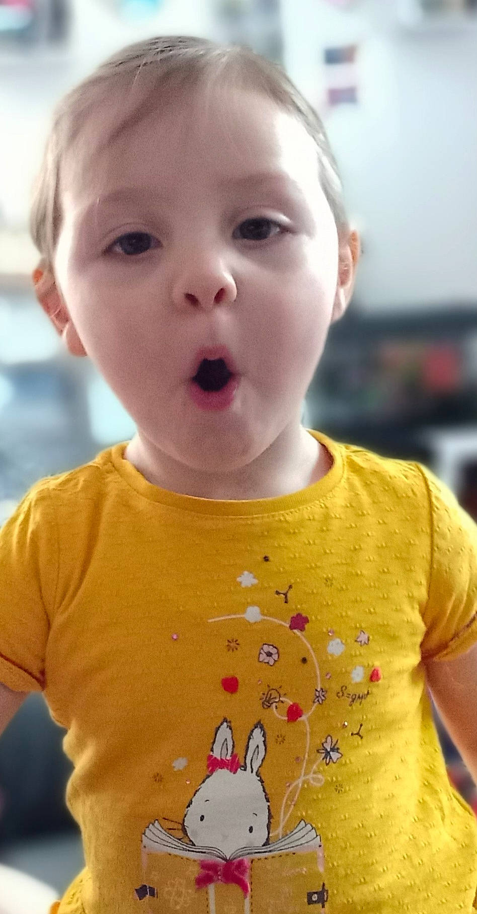 Sonia a rejoint le concours — aidez-le/la à gagner de superbes lots ! baby_toddler_clothing, cheek, chin, cool, ear, eyelash, face, happy, head, iris, lip, mammal, neck, nose, organ, person, pink, skin, sleeve, standing