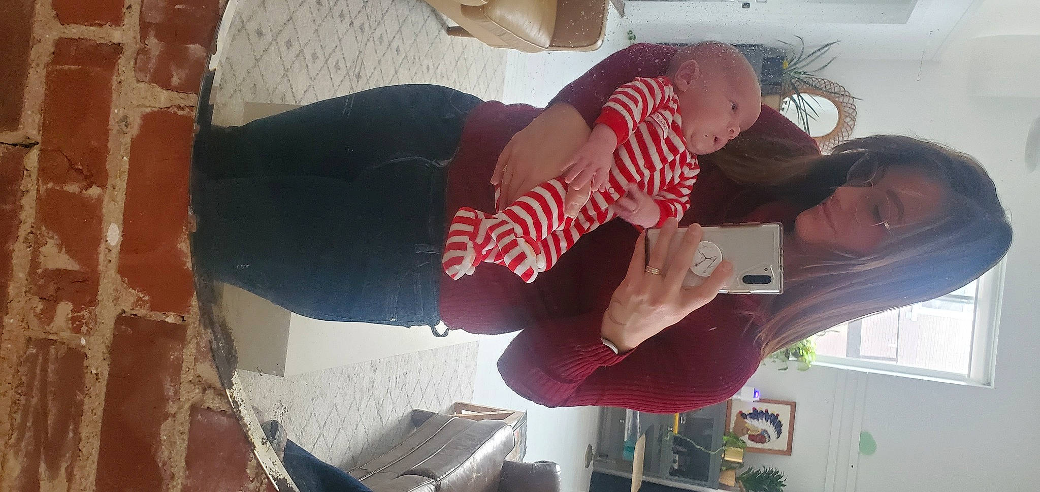 Lucian is registered to the contest to win money with this photo: carmine, cool, drink, elbow, eyewear, fun, gesture, hat, human_leg, knee, mouth, nail, person, t_shirt, thigh, thumb, trunk, vacation, waist, water