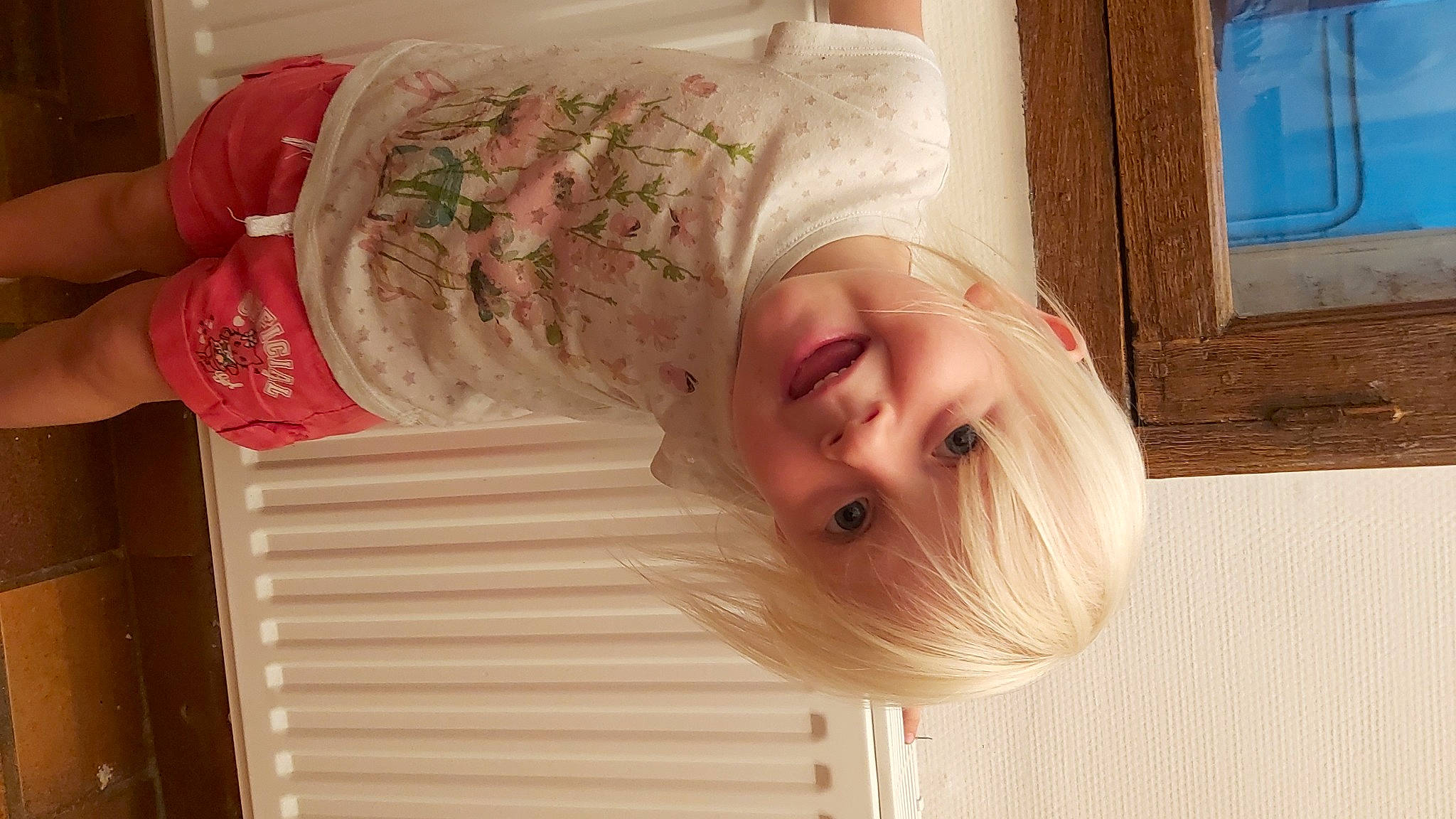 Heather a rejoint le concours — aidez-le/la à gagner de superbes lots ! baby_toddler_clothing, blond, day_dress, nightwear, nose, organ, peach, person, pink, throat