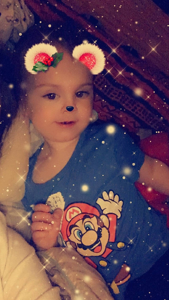 Nathan a rejoint le concours — aidez-le/la à gagner de superbes lots ! cheek, child, christmas, christmas_eve, christmas_ornament, fun, happy, head, person, smile, space, toddler