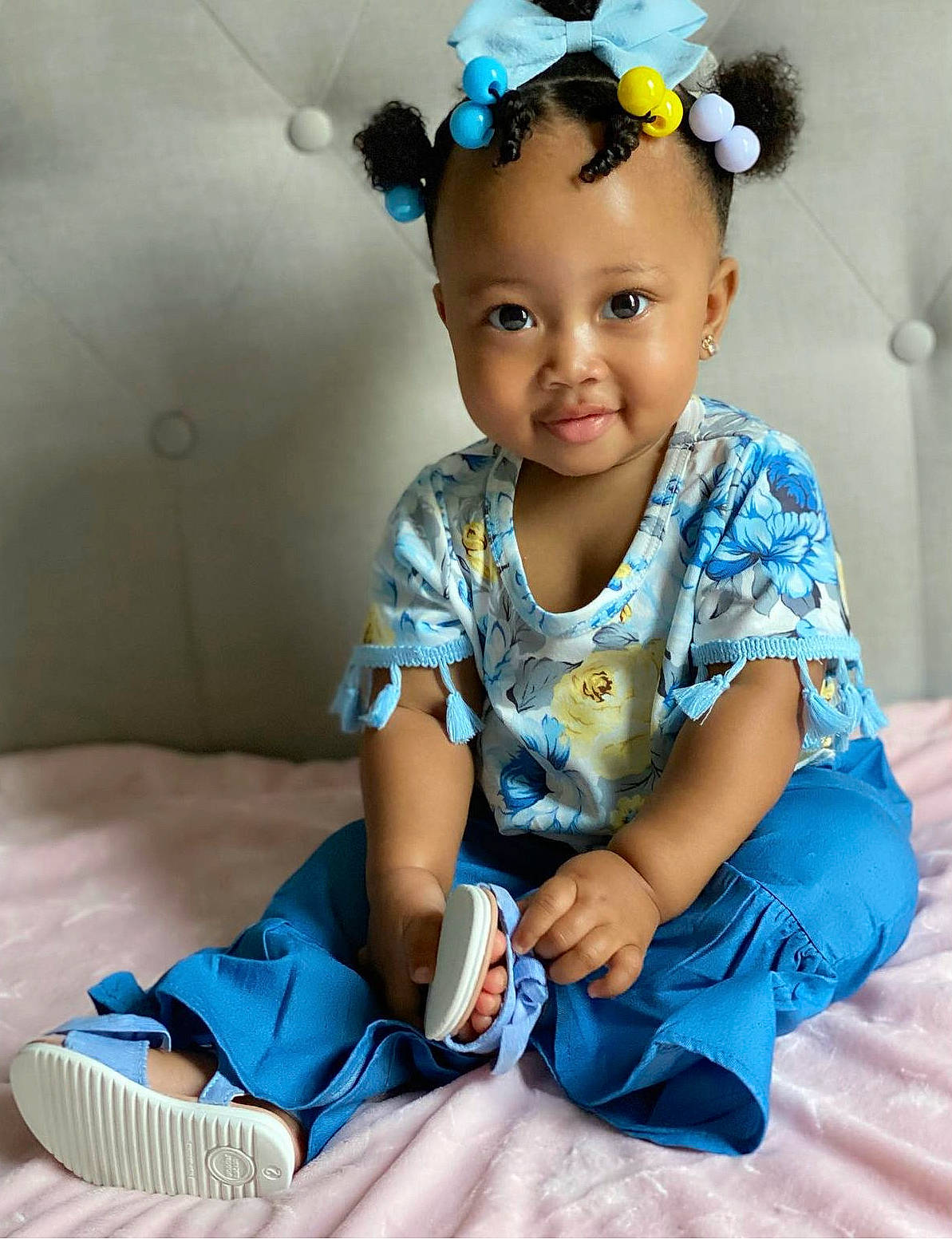 Khazi is registered to the contest to win money with this photo: azure, baby_toddler_clothing, blue, cheek, chin, dress, eye, face, flash_photography, hair, hairstyle, happy, head, human_body, joy, neck, organ, person, purple, skin