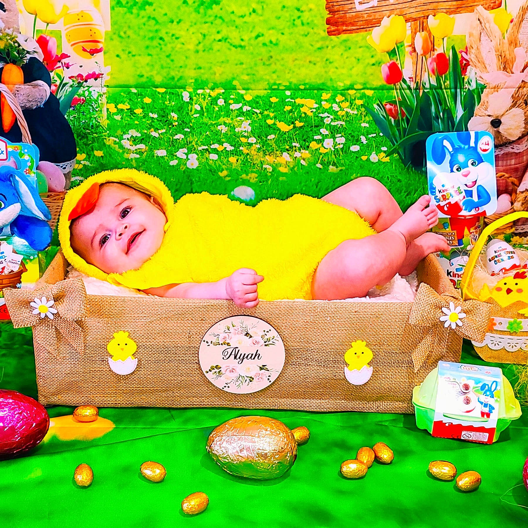 Alyah participe au concours pour gagner de l'argent avec cette photo : art, baby, baby_toys, child, clock, event, fun, grass, green, happy, leisure, person, plant, play, recreation, rectangle, room, sharing, toddler, toy
