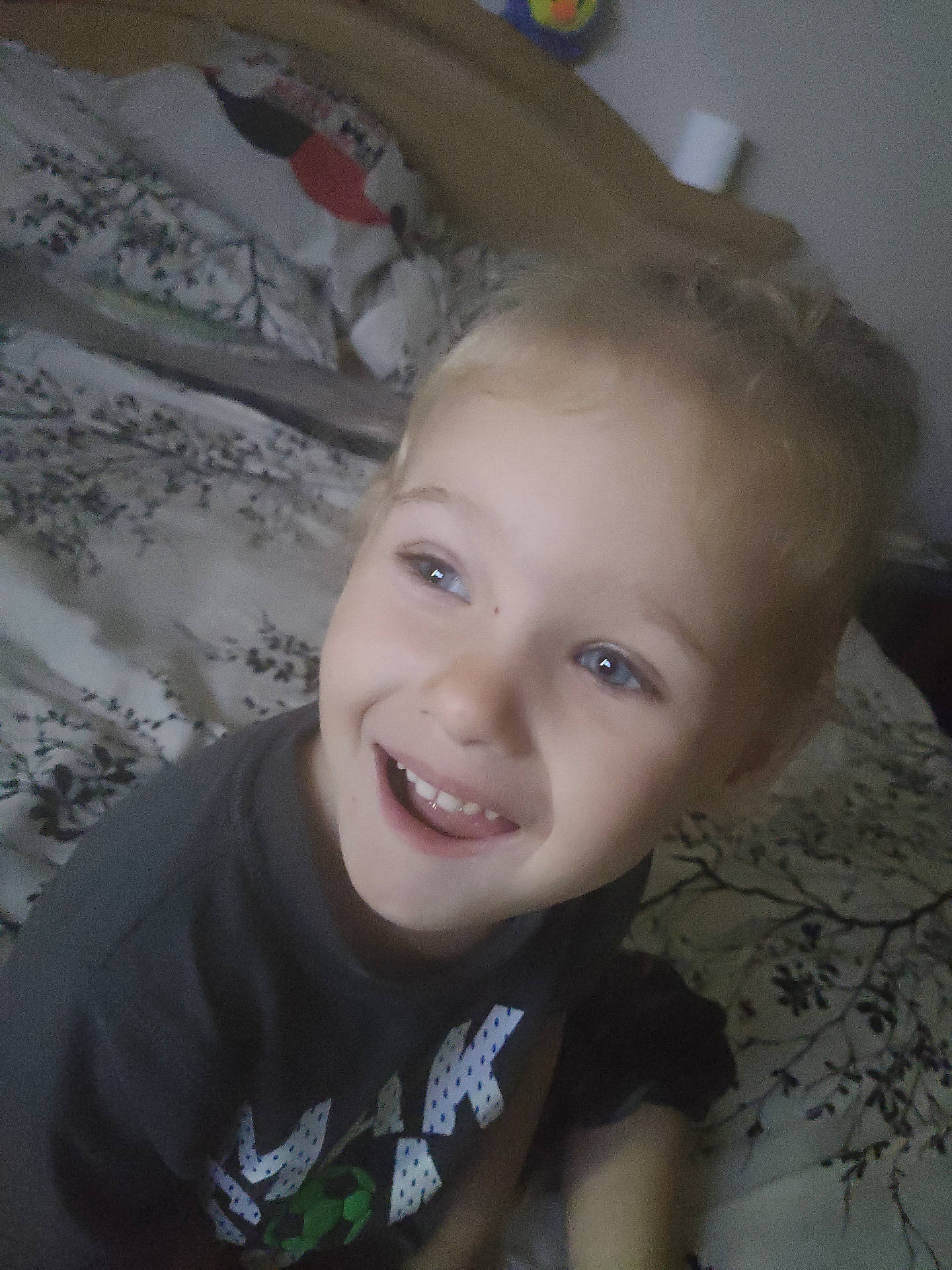 Payge participe au concours pour gagner de l'argent avec cette photo : baby, bed, bedroom, bodypart, clothing, cushion, face, furniture, happy, head, homedecor, indoors, mouth, person, photography, portrait, room, smile, t_shirt, teeth