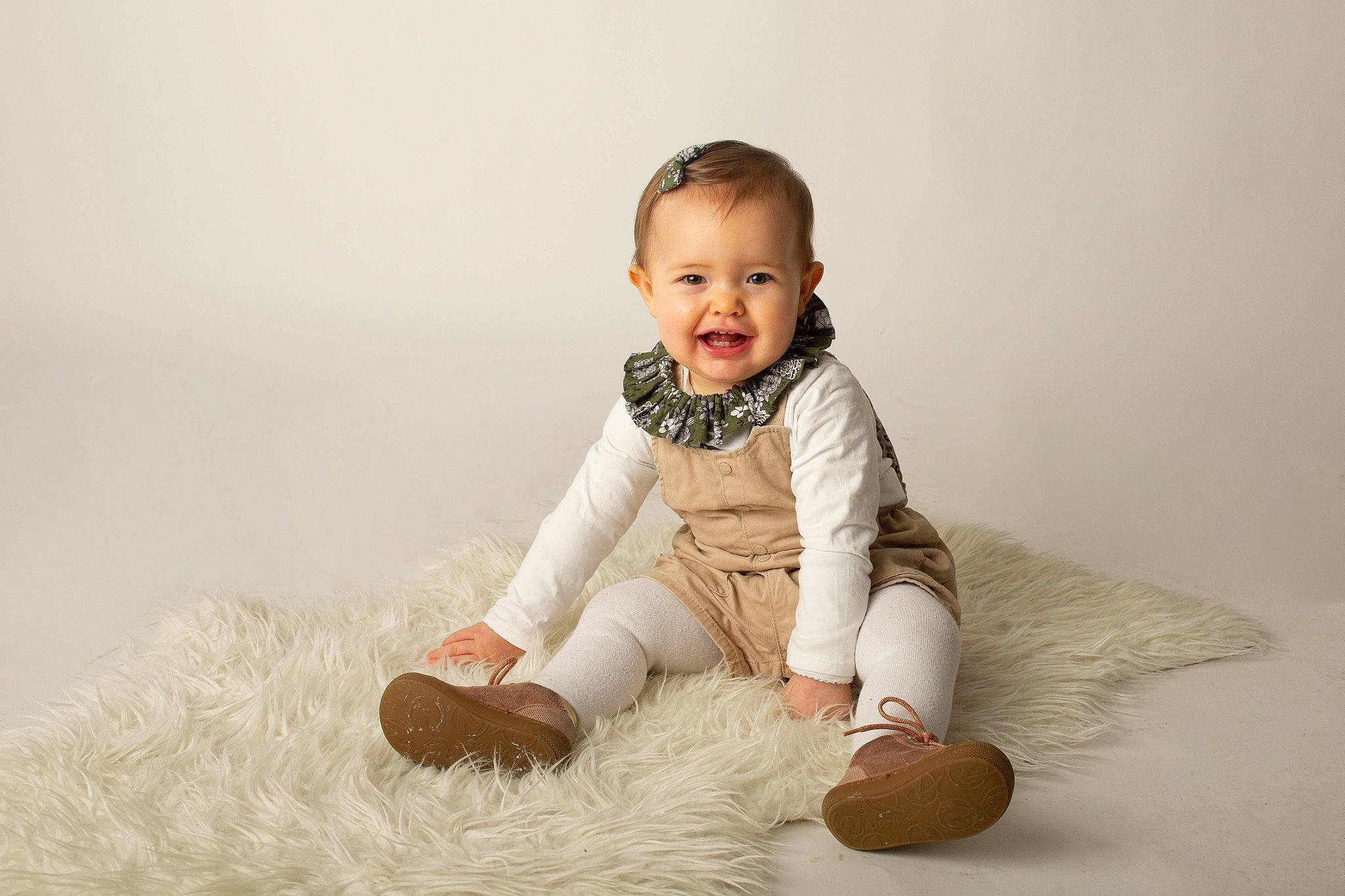 Joy participe au concours pour gagner de l'argent avec cette photo : baby, baby_toddler_clothing, child, collar, comfort, flash_photography, flooring, fun, fur, grass, happy, human_leg, joy, people_in_nature, person, playing_with_kids, portrait_photography, sitting, sleeve, smile