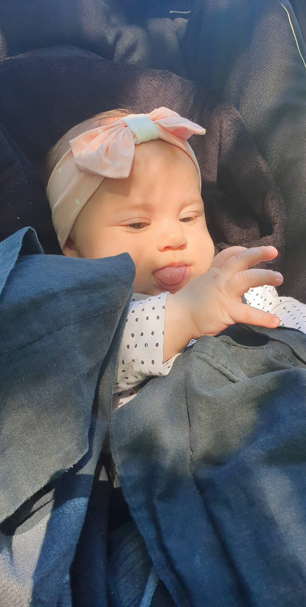 Myléna participe au concours pour gagner de l'argent avec cette photo : baby, child, head, person, product, toddler