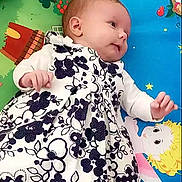 Cléa a rejoint le concours — aidez-le/la à gagner de superbes lots ! baby, child, happy, play, toddler