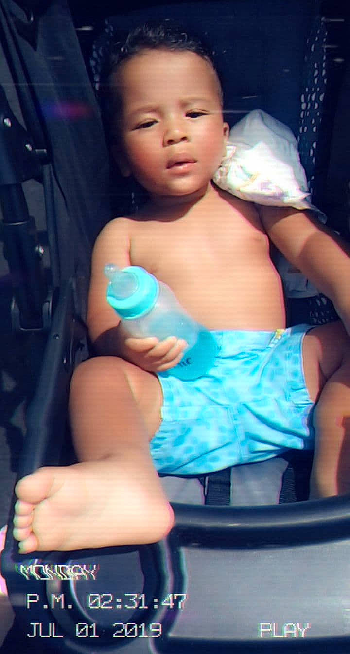 Larry is registered to the contest to win money with this photo: abdomen, arm, baby, baby_products, beauty, cheek, child, daughter, eye, finger, hand, leg, lip, muscle, person, product, skin, smile, thumb, toddler