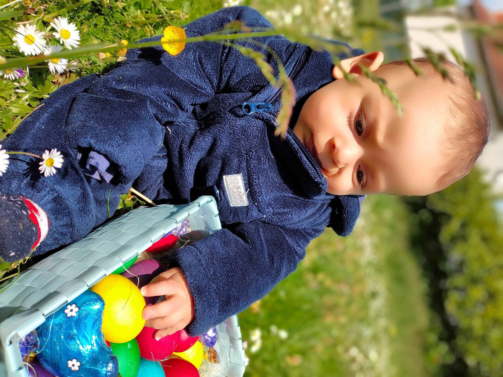 Dusko participe au concours pour gagner de l'argent avec cette photo : baby_toddler_clothing, child, event, fun, grass, green, happy, leisure, pattern, people, people_in_nature, person, photograph, plant, recreation, smile, snapshot, textile, toddler, tree