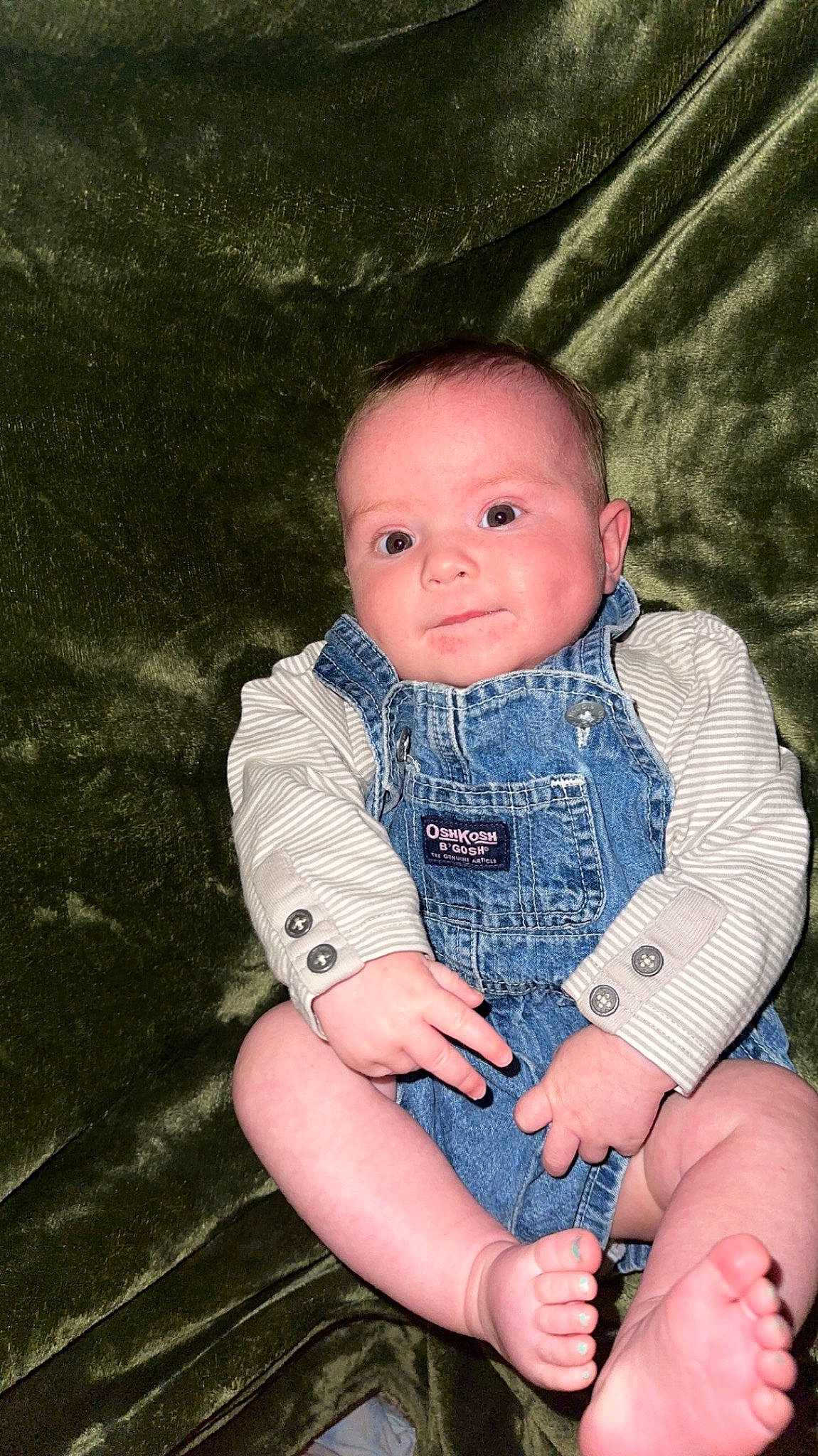 Bayleigh is registered to the contest to win money with this photo: arm, baby, baby_toddler_clothing, cheek, comfort, finger, flash_photography, grass, hand, happy, human_body, iris, leg, nose, person, skin, sleeve, smile, thigh, toddler