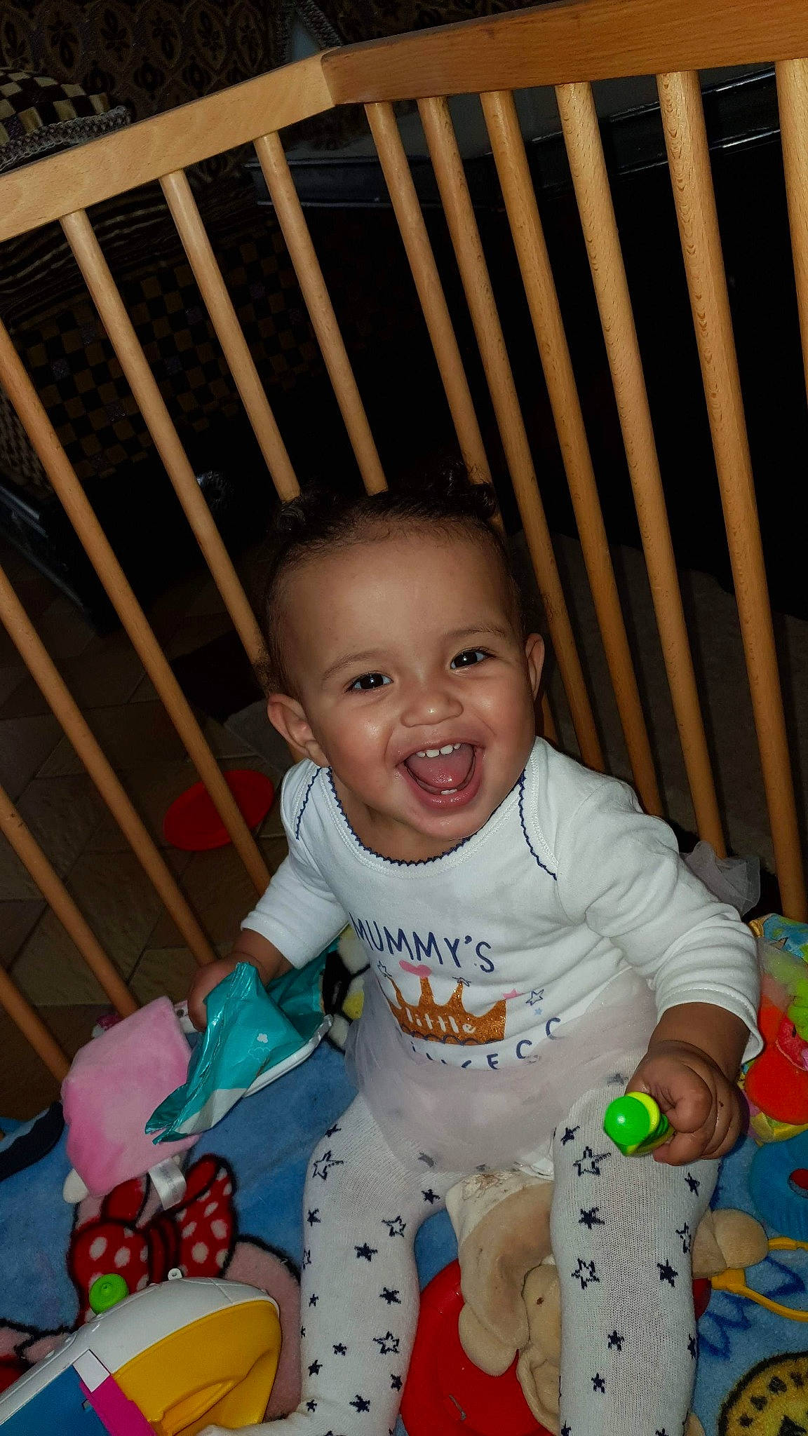 Yasmine a rejoint le concours — aidez-le/la à gagner de superbes lots ! baby_products, boy, child, day, eye, facial_expression, fun, infant, joy, person, play, product, sitting, skin, smile, toddler, toy