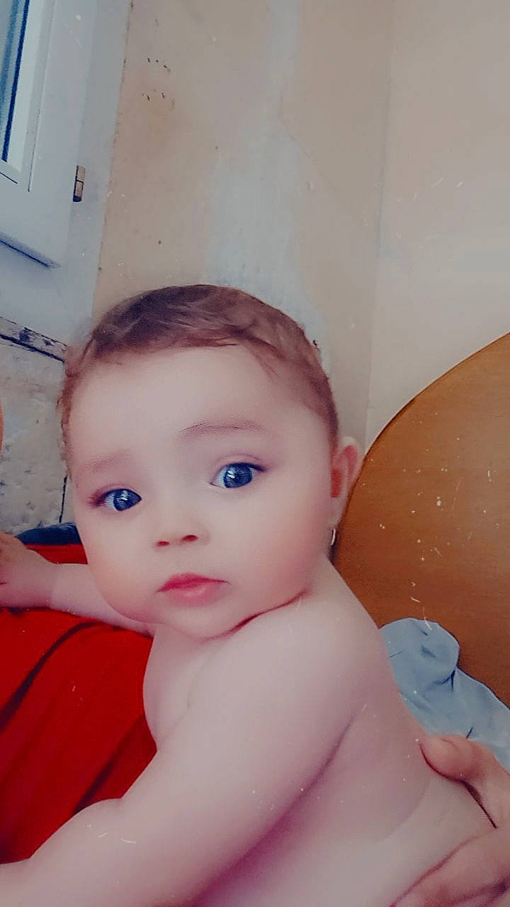 Ynaia participe au concours pour gagner de l'argent avec cette photo : arm, cheek, chest, eye, eyebrow, eyelash, finger, head, human_body, joint, leg, lip, mouth, neck, nose, person, shoulder, skin, stomach, thigh