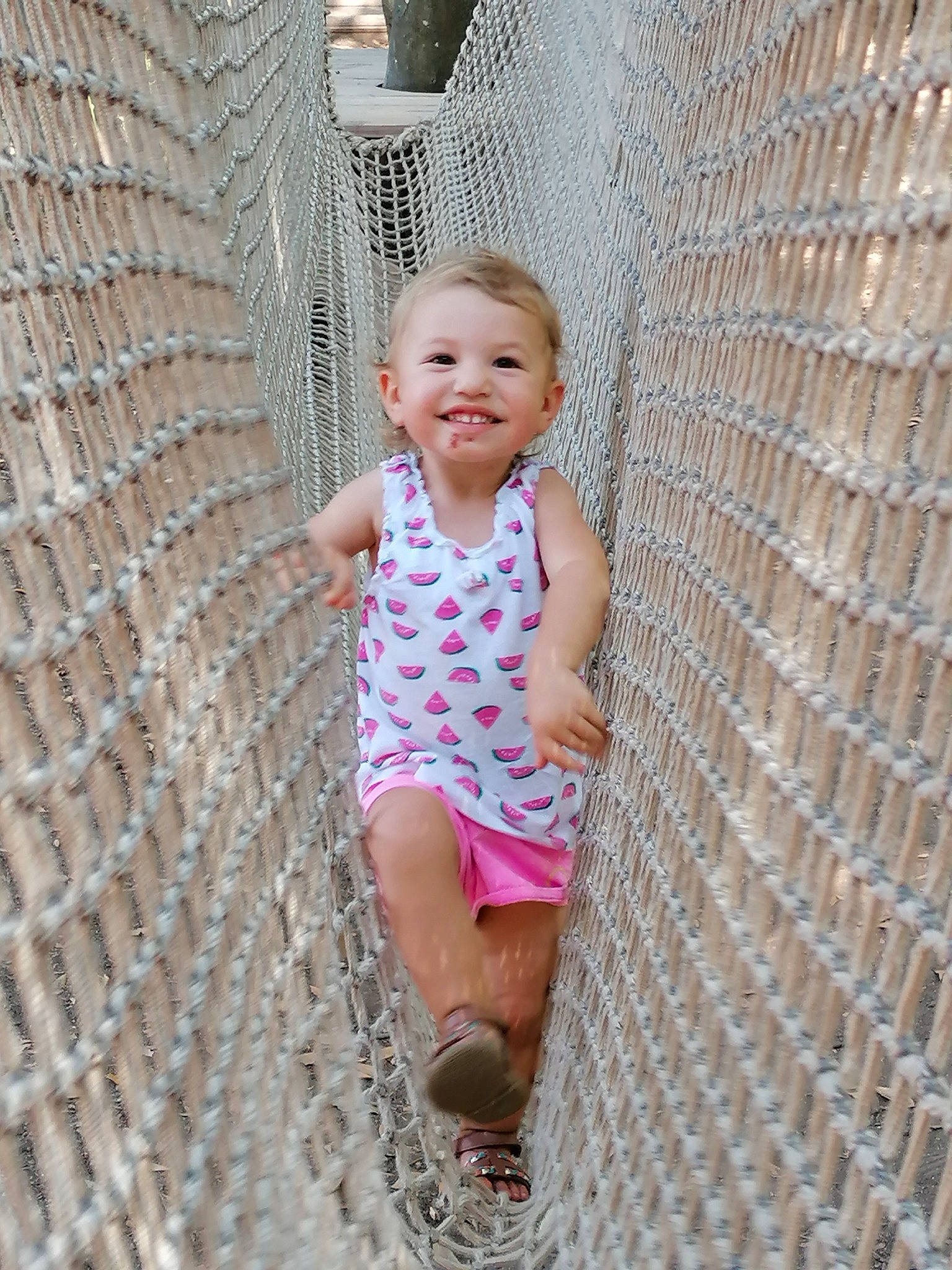 Aléna a rejoint le concours — aidez-le/la à gagner de superbes lots ! baby, child, child_model, fun, joy, leisure, pattern, person, photography, plant, skin, smile, toddler, tree, vacation