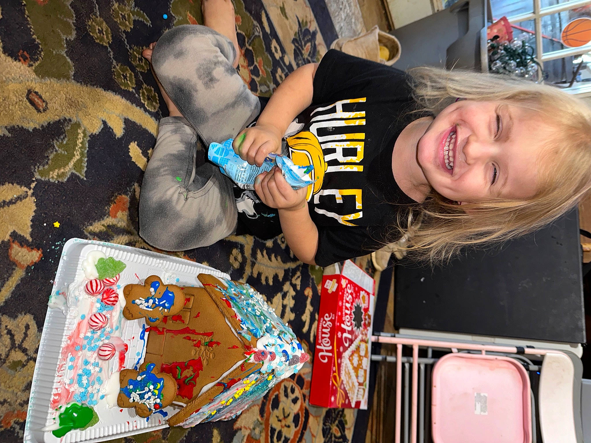 Paisley joined the competition — help win amazing prizes! art, artist, bracelet, child, fun, games, happy, human_leg, joy, leisure, pattern, person, play, recreation, smile, sportswear, t_shirt, textile, visual_arts