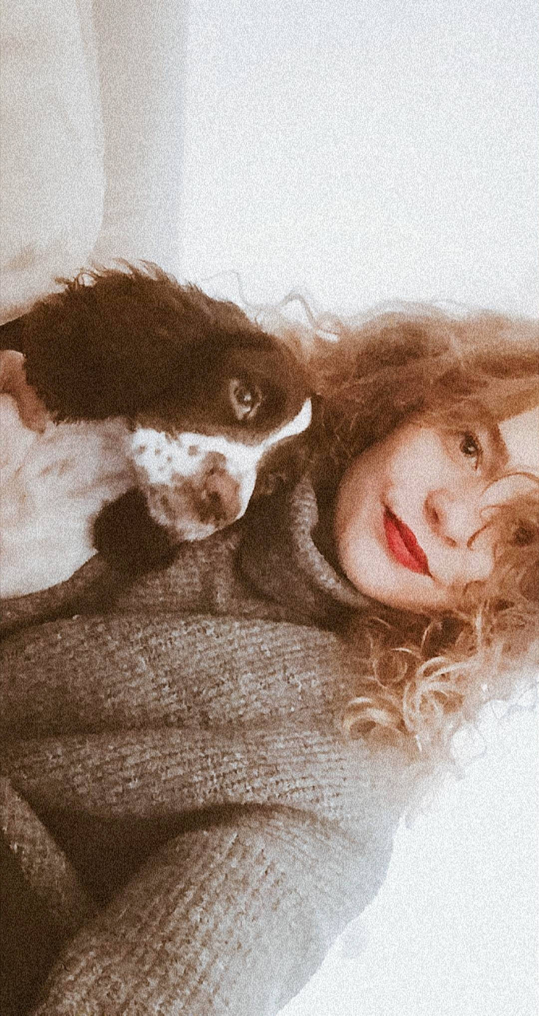 Pixelle a rejoint le concours — aidez-le/la à gagner de superbes lots ! child, ear, eye, face, fur, hair, head, long_hair, nose, photography, portrait, selfie, vintage_clothing